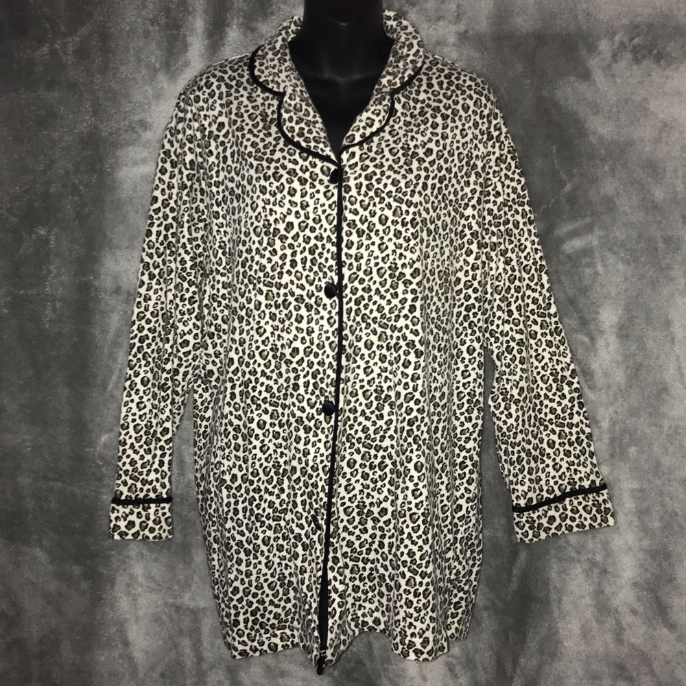 Victoria’s Secret leopard pijama top